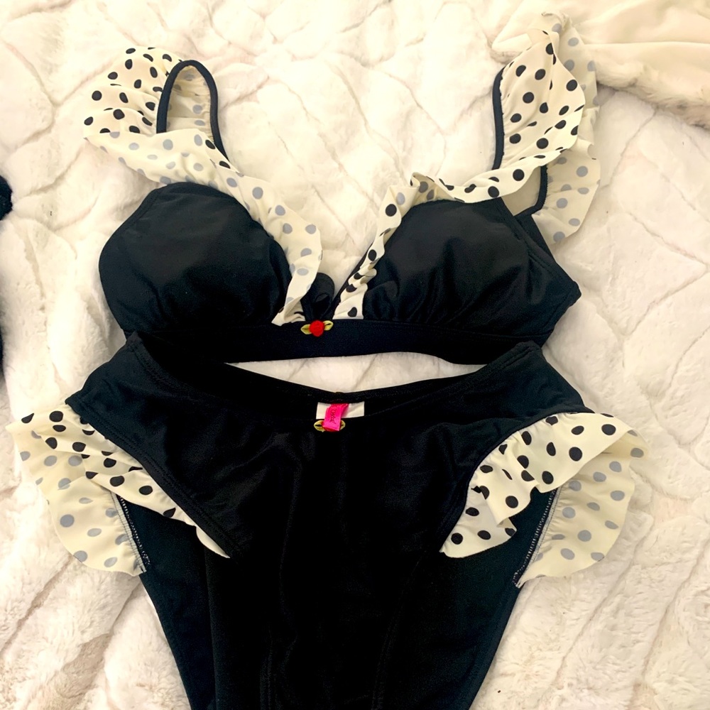 Betsey Johnson high waisted Bikini size small 👙